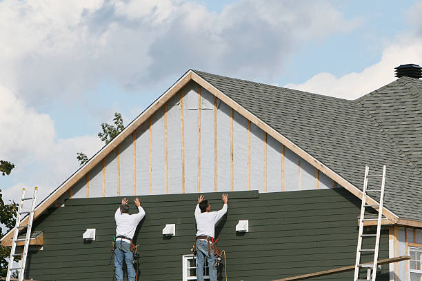 Professional Vinyl Siding technician working in Middlesex, NC